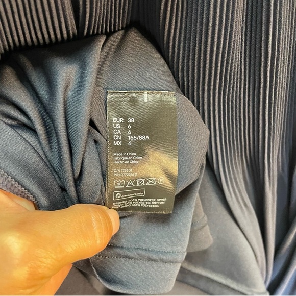 Gap Flutter Sleeve  Cinch Waist Navy Blue Midi Dress - Picture 13 of 13